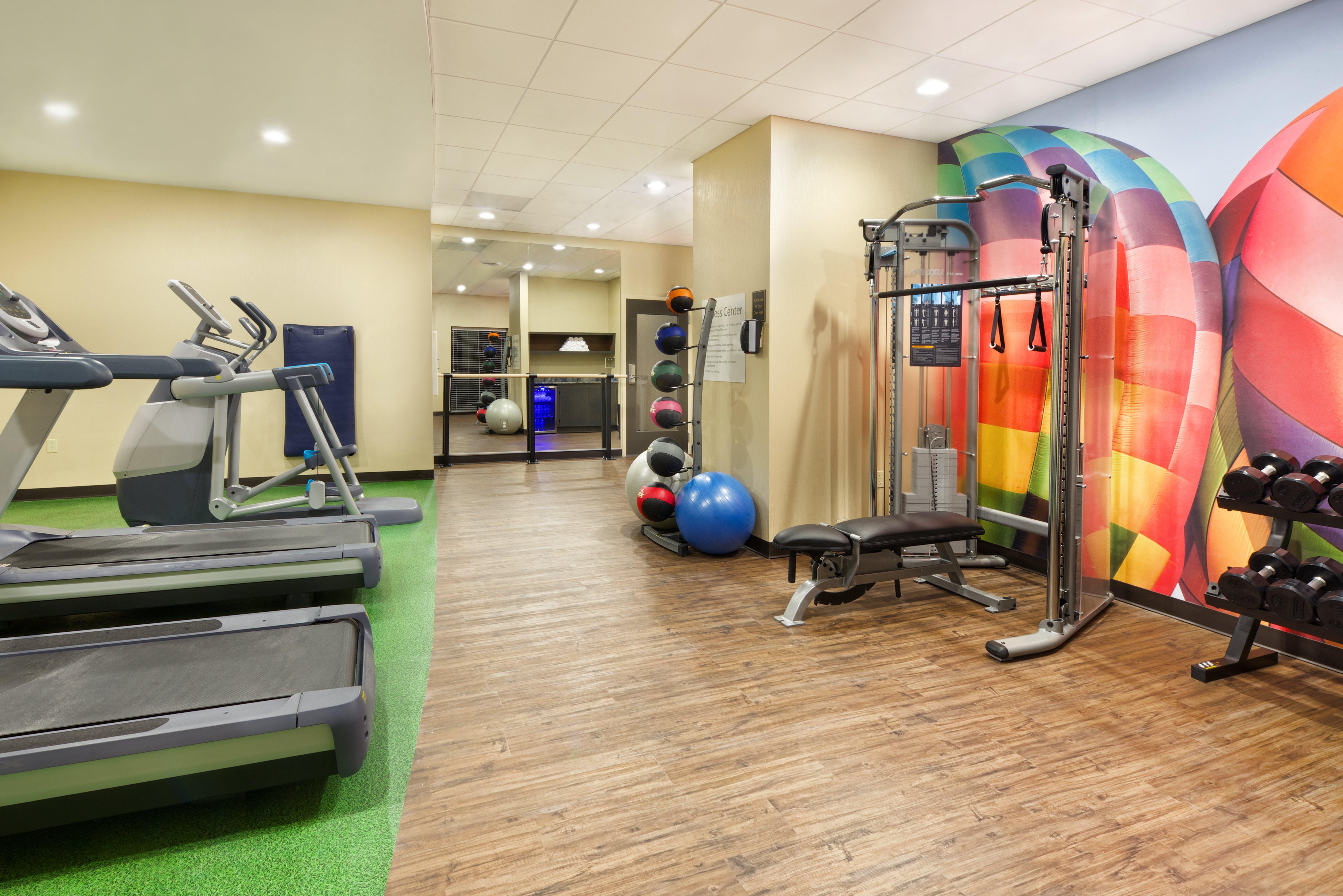 Hotel Indigo Cleveland Beachwood By Ihg Екстериор снимка